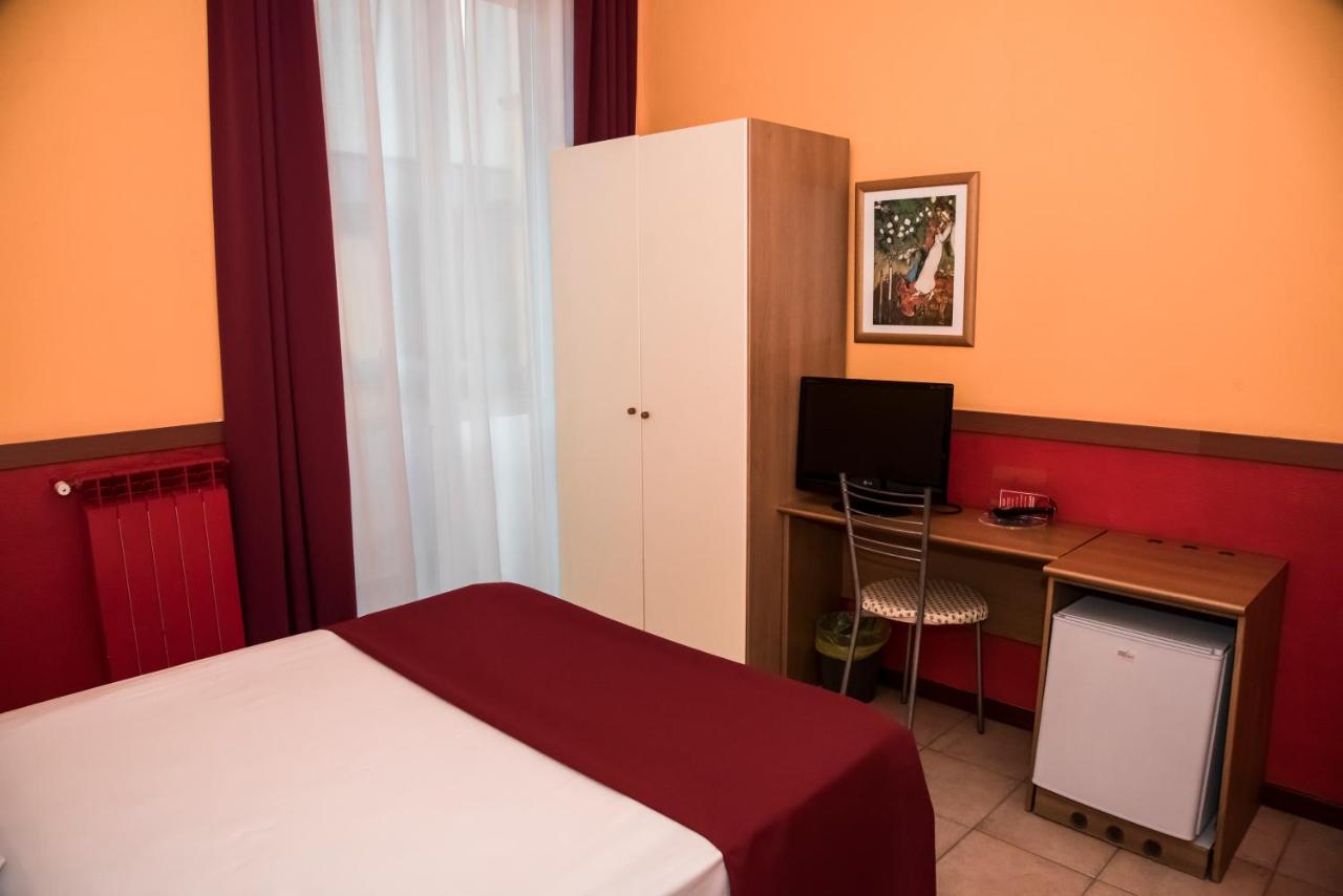 Budget Triple Room,761686312:JPEG
